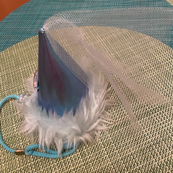 Disney Princess costume hat for dogs - Small - Picture 5 of 5